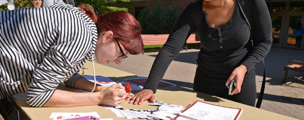 深色模式护眼的免费短信云呼轰炸